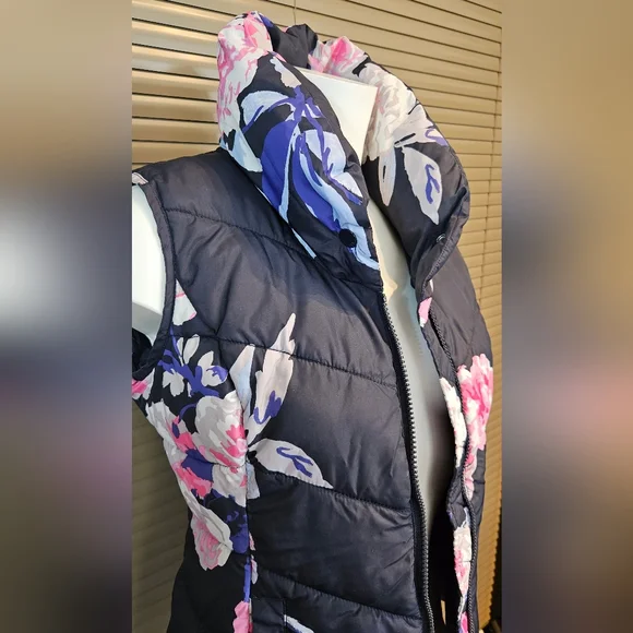 VGC Joules Merriton gilet RRP £55, fits UK size 8-10, quilted floral body warmer - Picture 5 of 16